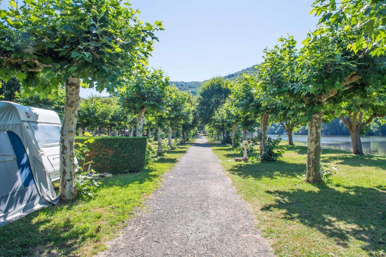 Camping Le Chateau Du Gibanel Saint-Martial-Entraygues エクステリア 写真