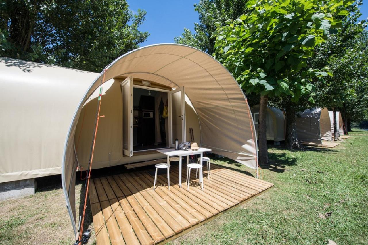 Camping Le Chateau Du Gibanel Saint-Martial-Entraygues エクステリア 写真