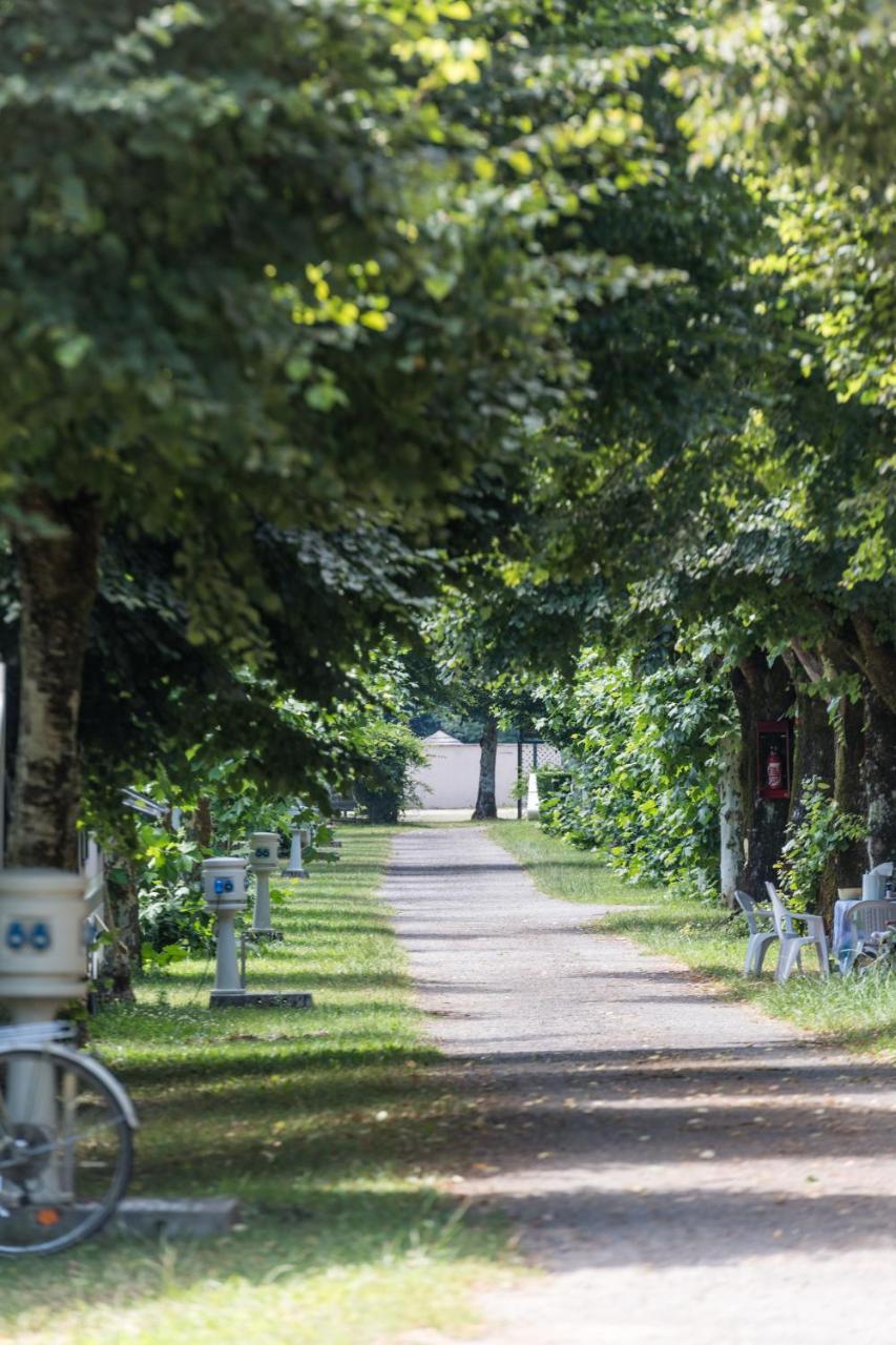 Camping Le Chateau Du Gibanel Saint-Martial-Entraygues エクステリア 写真